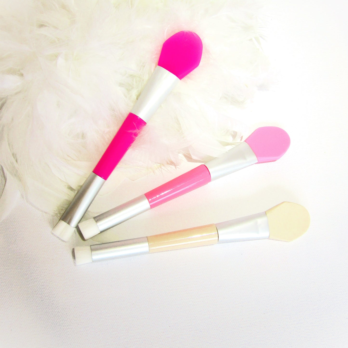 FACE MASK APPLICATOR